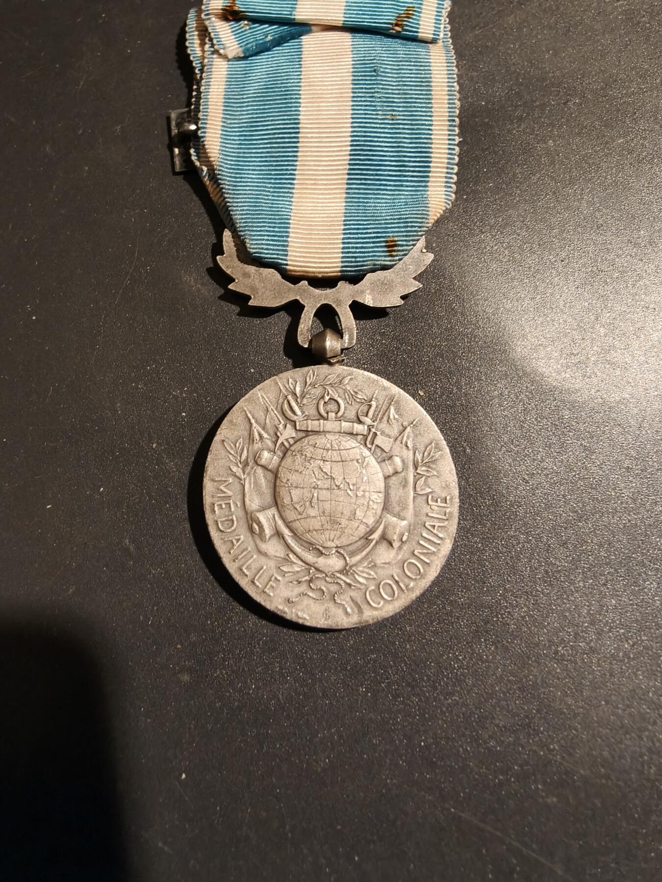 老王徽章第183期 法国殖民奖章    950银    远东勋条    21.1g