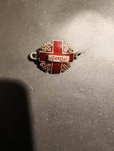 老王徽章第183期 - 法国红十字会无偿献血证章