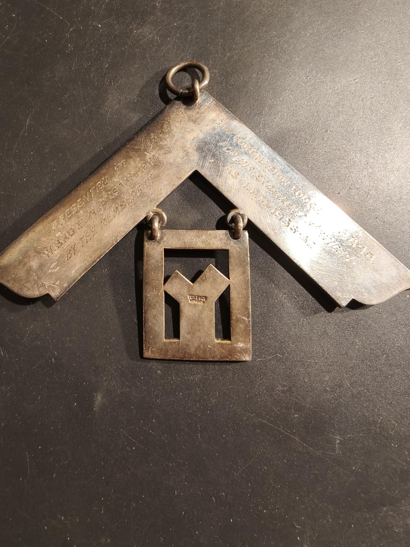 老王徽章第183期 英国共济会勋章    实发二战前版本    厚重大尺寸    带盒子