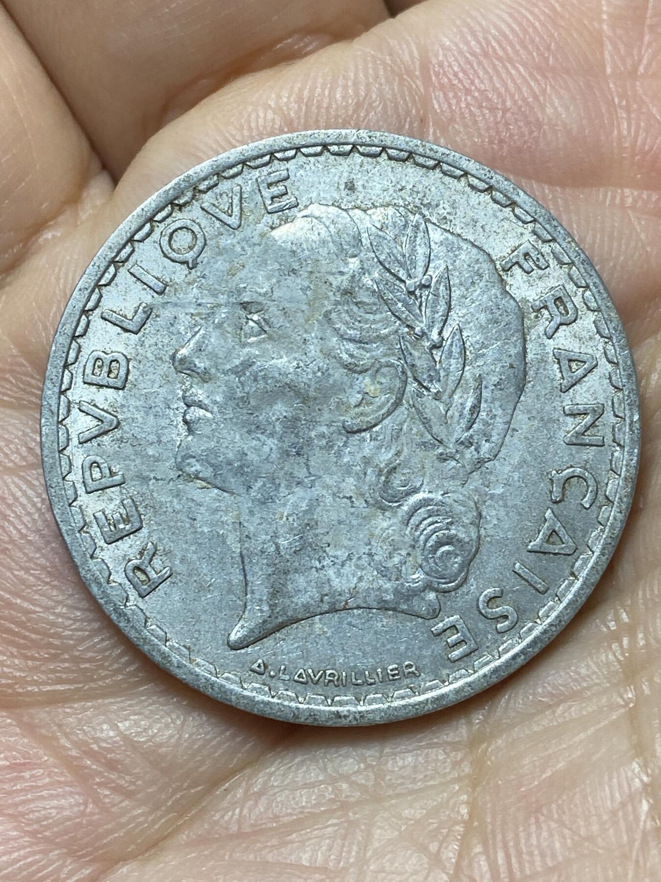 2026年第二十九场(总第一百九十八场）英国一线回流散币新年初九特拍场第一场(免佣金) 法兰西第四共和国1949年5法郎(B标，博蒙莱罗热造)