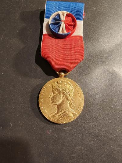 老王徽章第183期 - 法国金级劳工奖章   1958年实发   950银镀金   12.9g