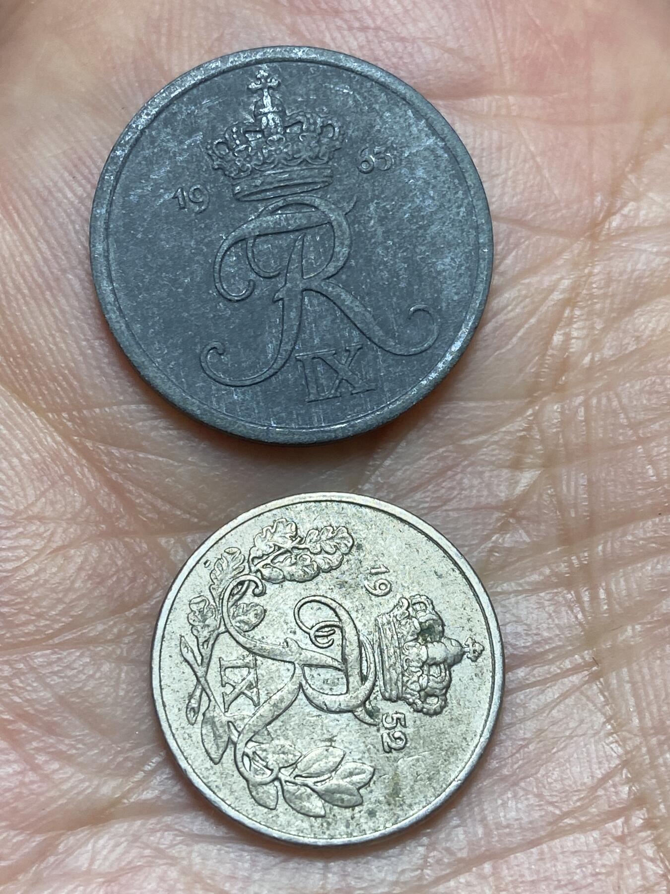 2026年第二十八场(总第一百九十七场）新春初七特拍场(佣金3%最低1元) 丹麦🇩🇰2枚：1952年10欧尔，1963年2欧尔(弗雷德里克九世时期)