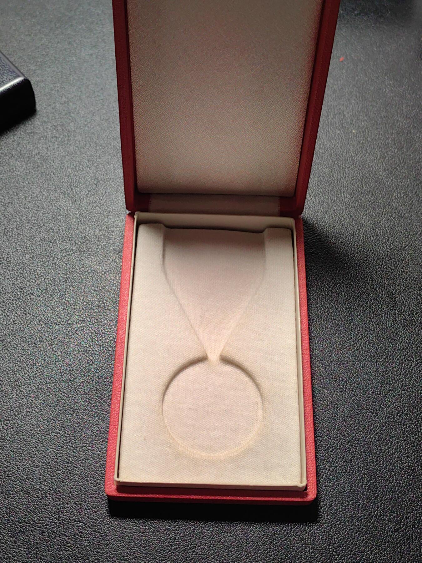 靖甫拍卖第五场 匈牙利勋奖章原盒