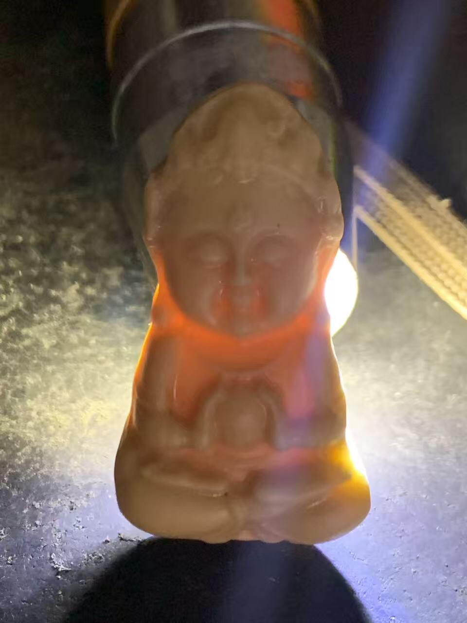 精美高玉化金膏玉雕刻宝宝佛吊坠一个