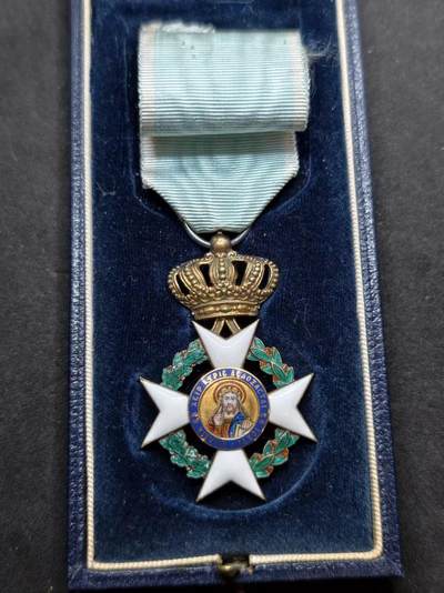 凯旋世界勋赏（持续上新中）（第22期新年大拍）（欢迎送拍）（对拍品有疑问请询问客服，不接受到手刀，出价默认拍品品相。请认真阅读拍卖规则！出价默认已认可！）（收到货请录制开箱视频，无视频概不处理问题。） - 希腊王国 骑士级救世主勋章 银质金芯 英国Spink造版本 带盒 