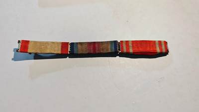 东亚勋章徽章主题拍卖8（120件） - 日本联排2（ 白叶 七七 赤十字 ）