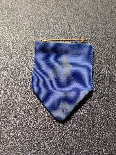 靖甫拍卖第五场 - 德三服务奖章上挂