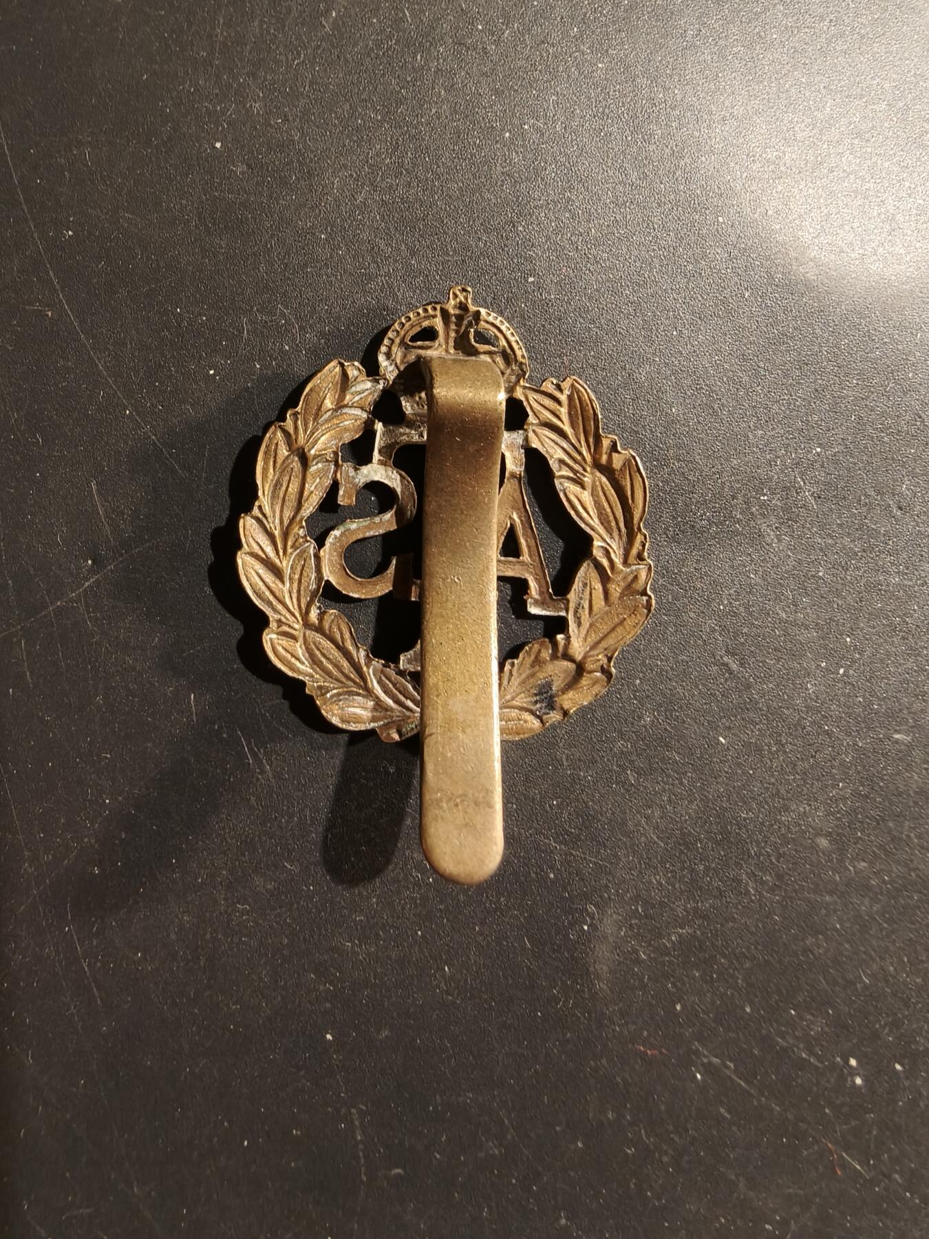 老王徽章第183期 英国二战本土辅助团帽徽    