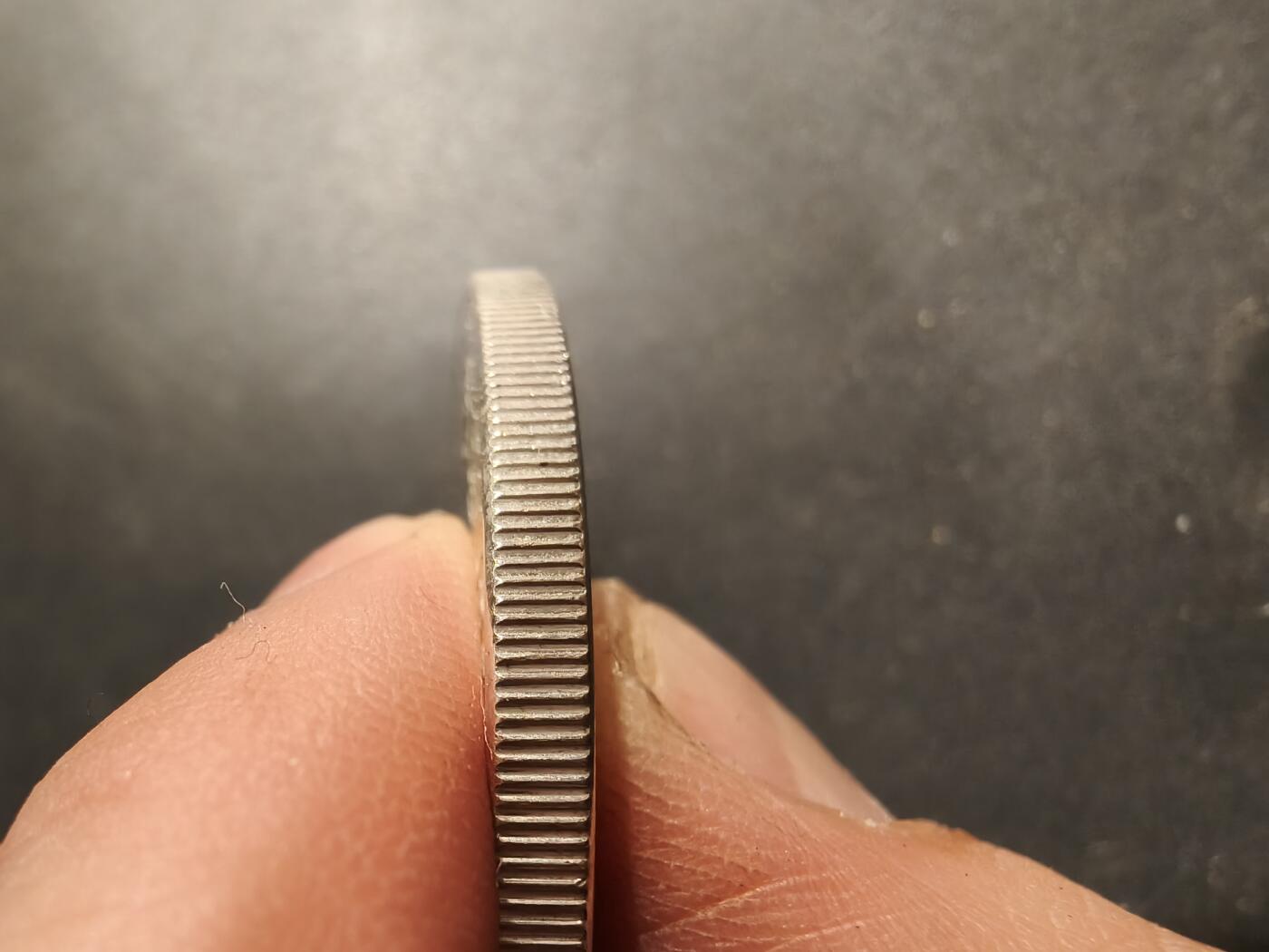 老王徽章第183期 沙特阿拉伯费萨尔国王纪念银币     925银   直径50mm    重量60g