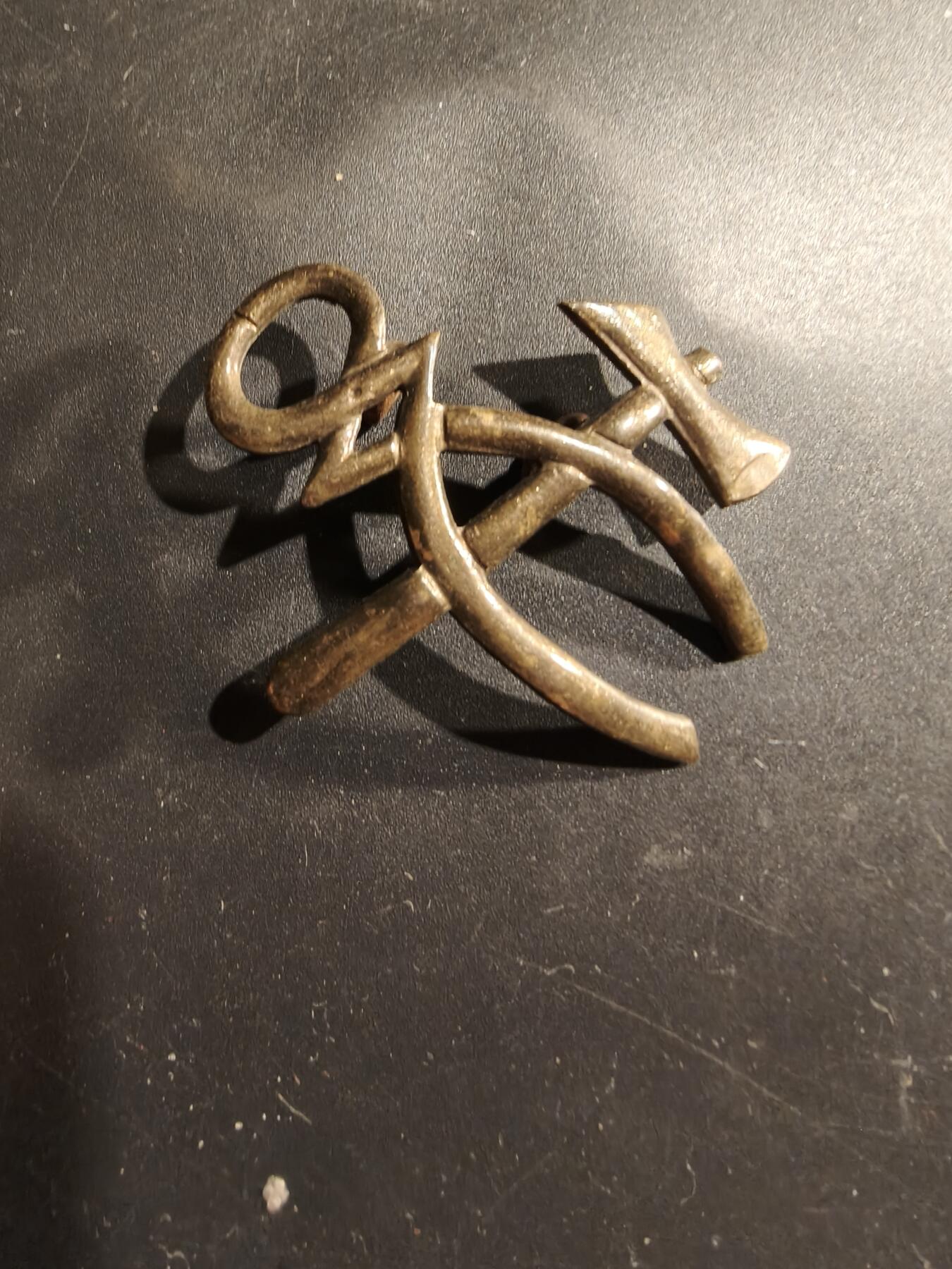 老王徽章第183期 英国劳工团帽徽     一战时期