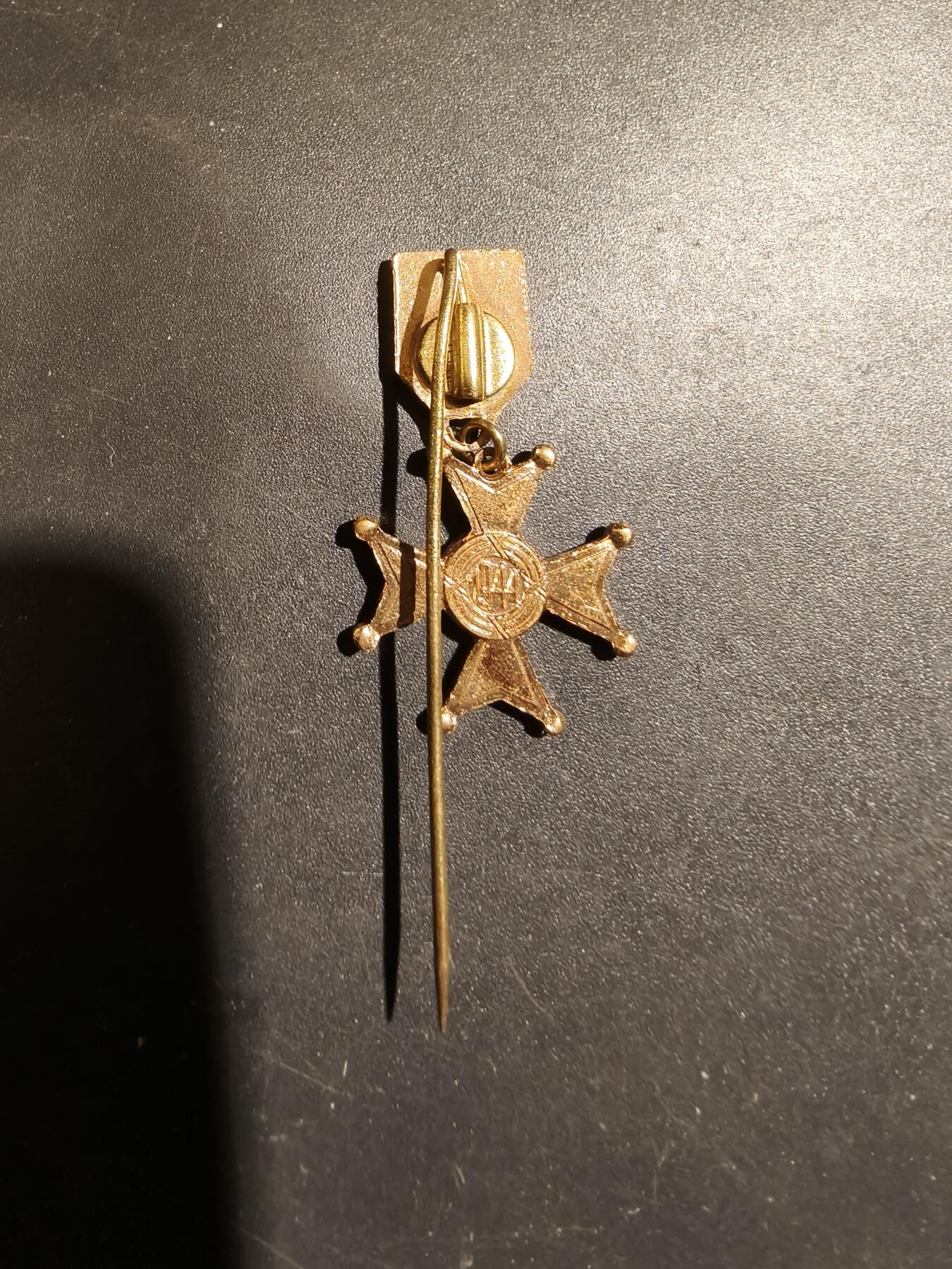 老王徽章第183期 骑士级波兰复兴勋章迷你针插    1944版