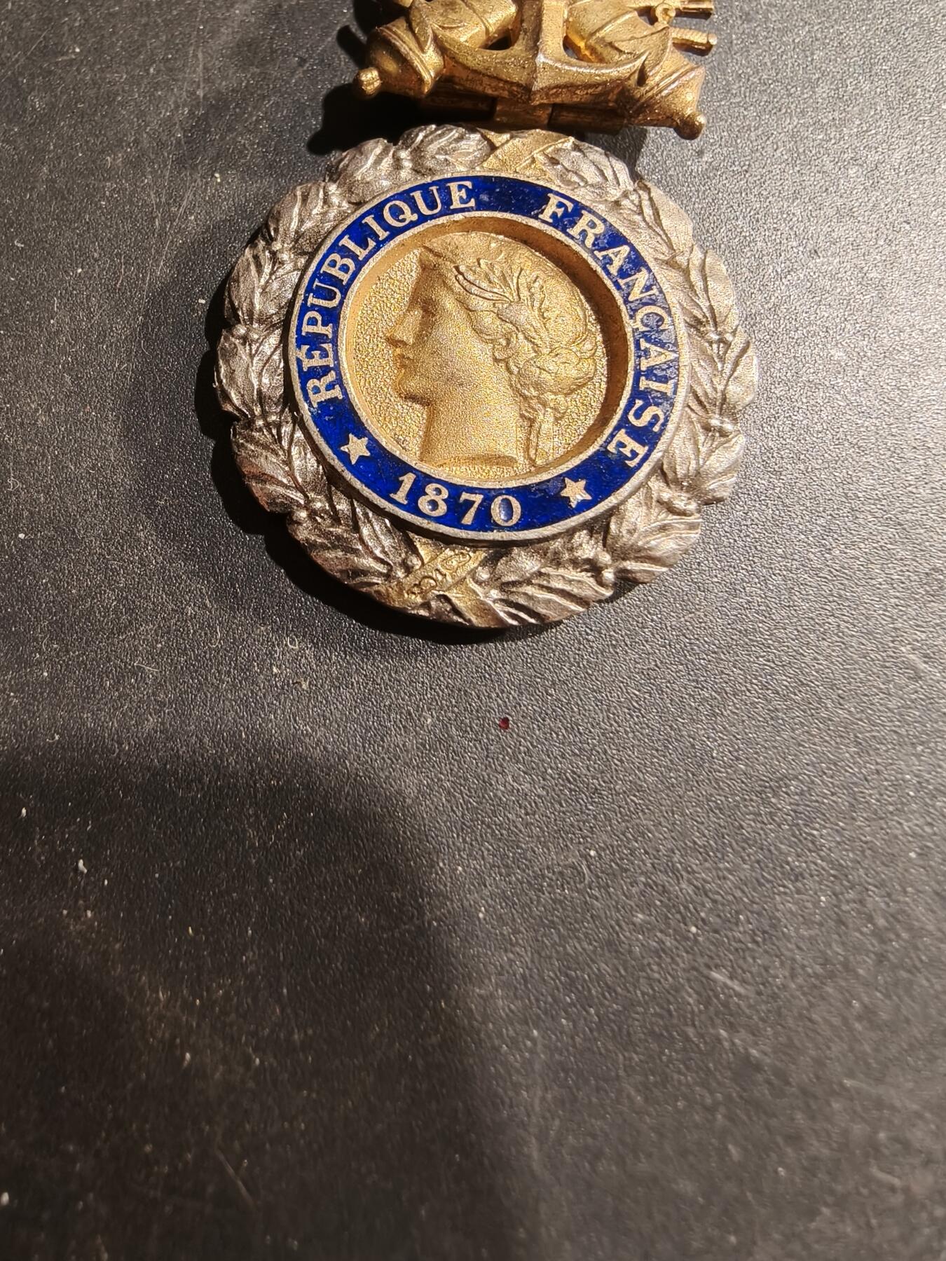 老王徽章第183期 法国军事奖章    三共时期   950银镀金珐琅    20g