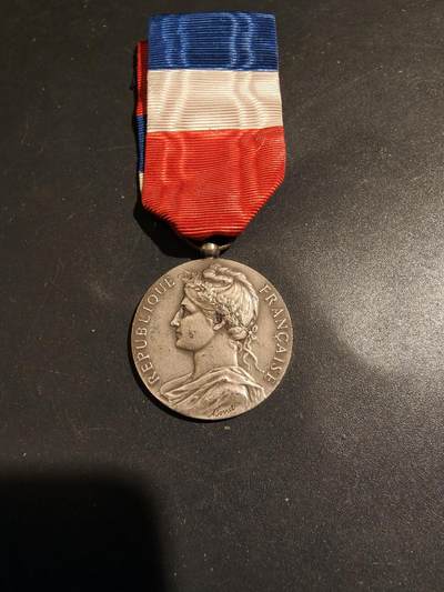 老王徽章第183期 - 法国银级劳工奖章   950银   1964年实发   11.4g