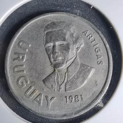 沼泽如烟--第999场 - 乌拉圭1981年10比索