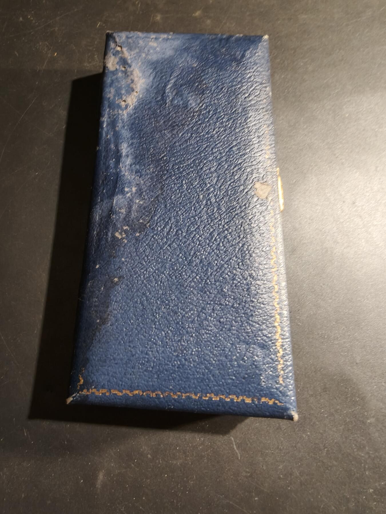 老王徽章第183期 英国共济会奖章    原盒     925银镀金珐琅     37.8g