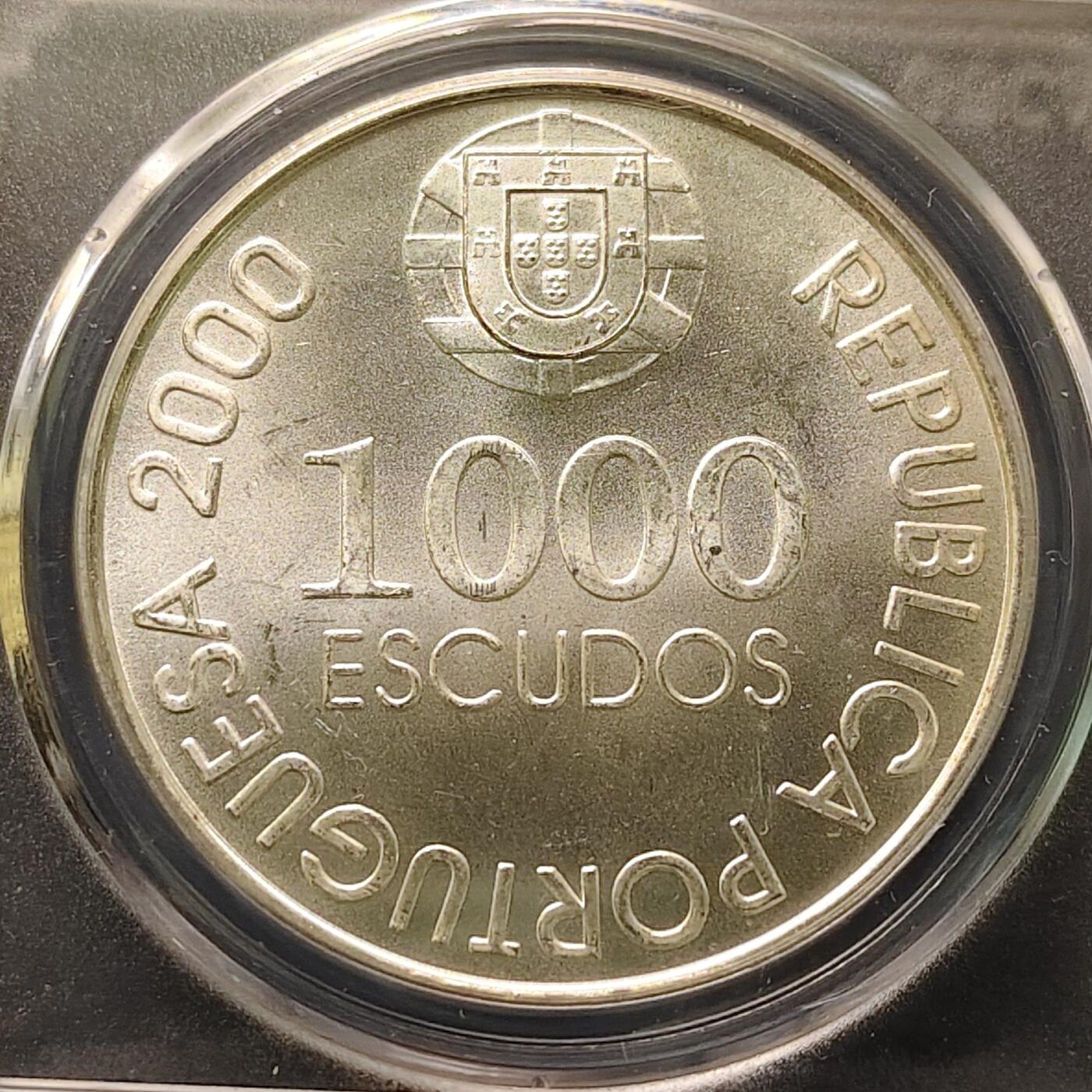 【全场包邮】纯粹捡漏拍505场 葡萄牙2000年1000埃斯库多若昂·德·卡斯特罗克朗型纪念银币【40毫米28克50%】-公博MS66