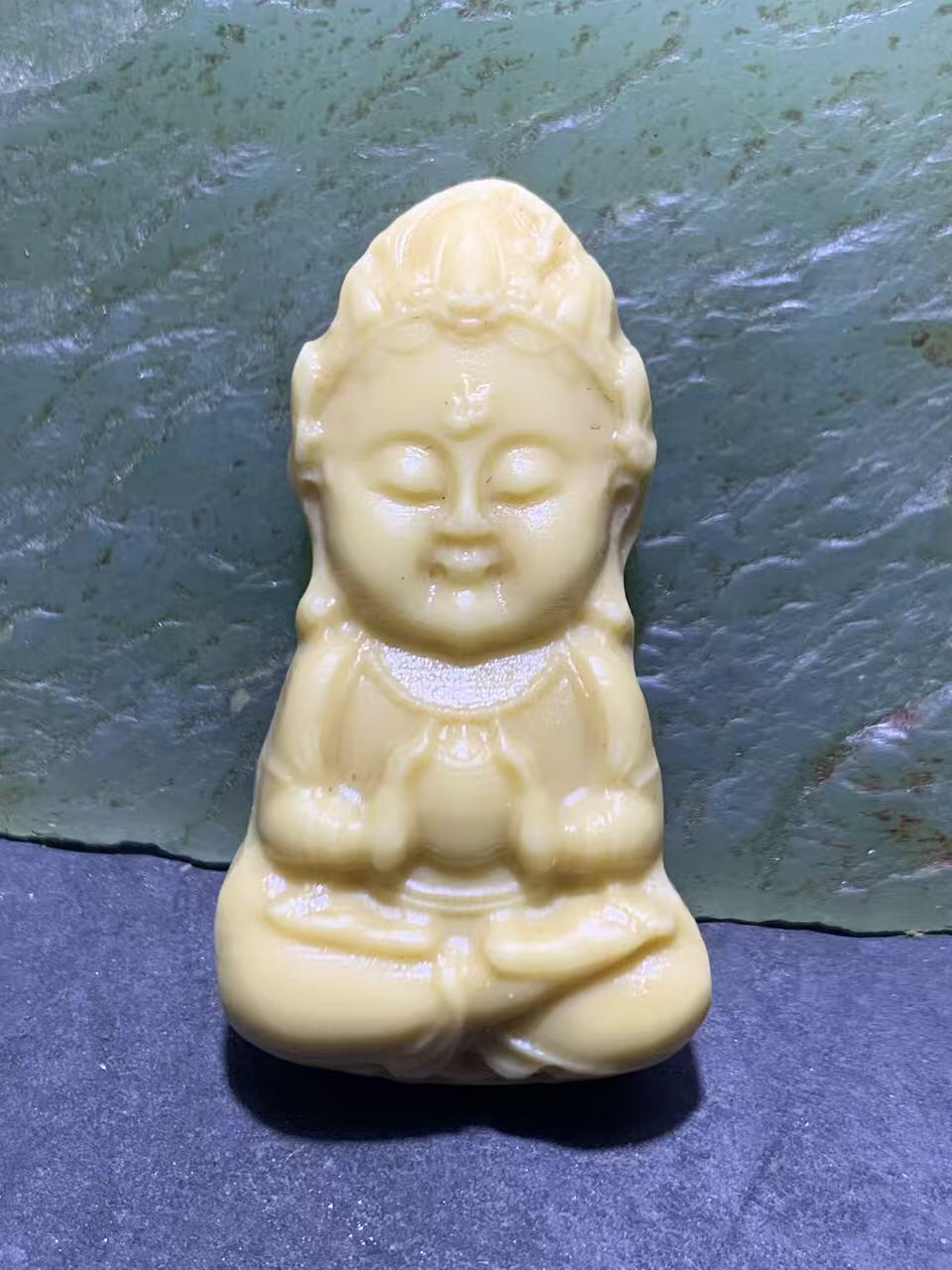 精美高玉化金膏玉雕刻宝宝佛吊坠一个