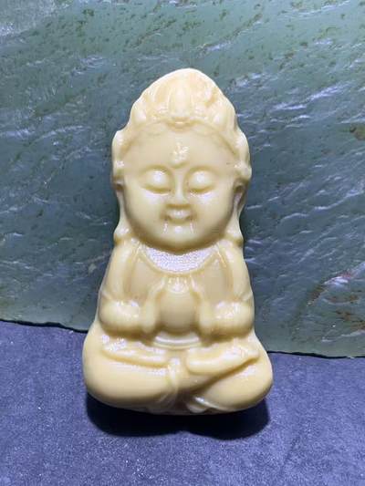 精美高玉化金膏玉雕刻宝宝佛吊坠一个 - 精美高玉化金膏玉雕刻宝宝佛吊坠一个