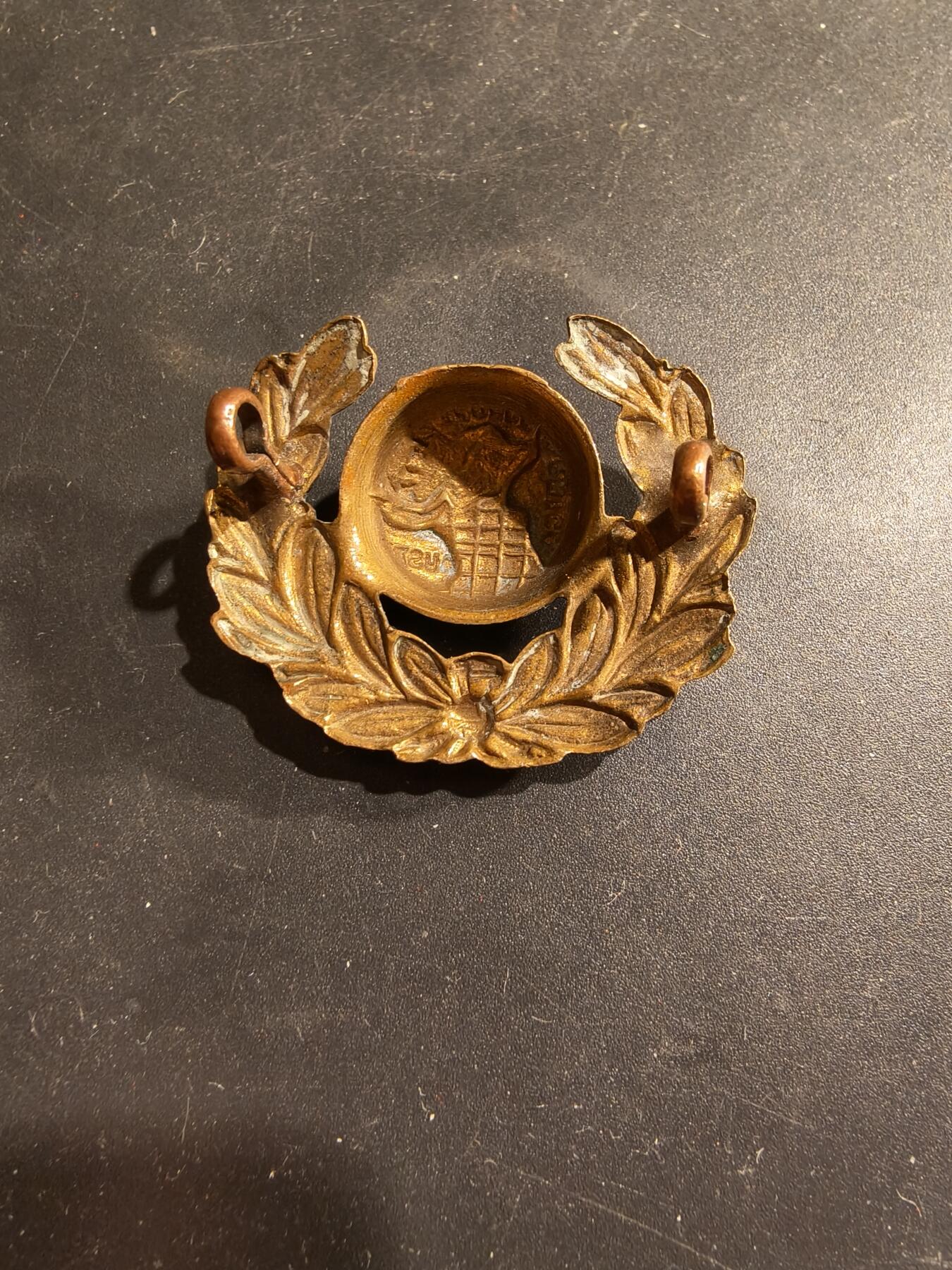 老王徽章第183期 英国皇家海军陆战队帽徽    一战时期