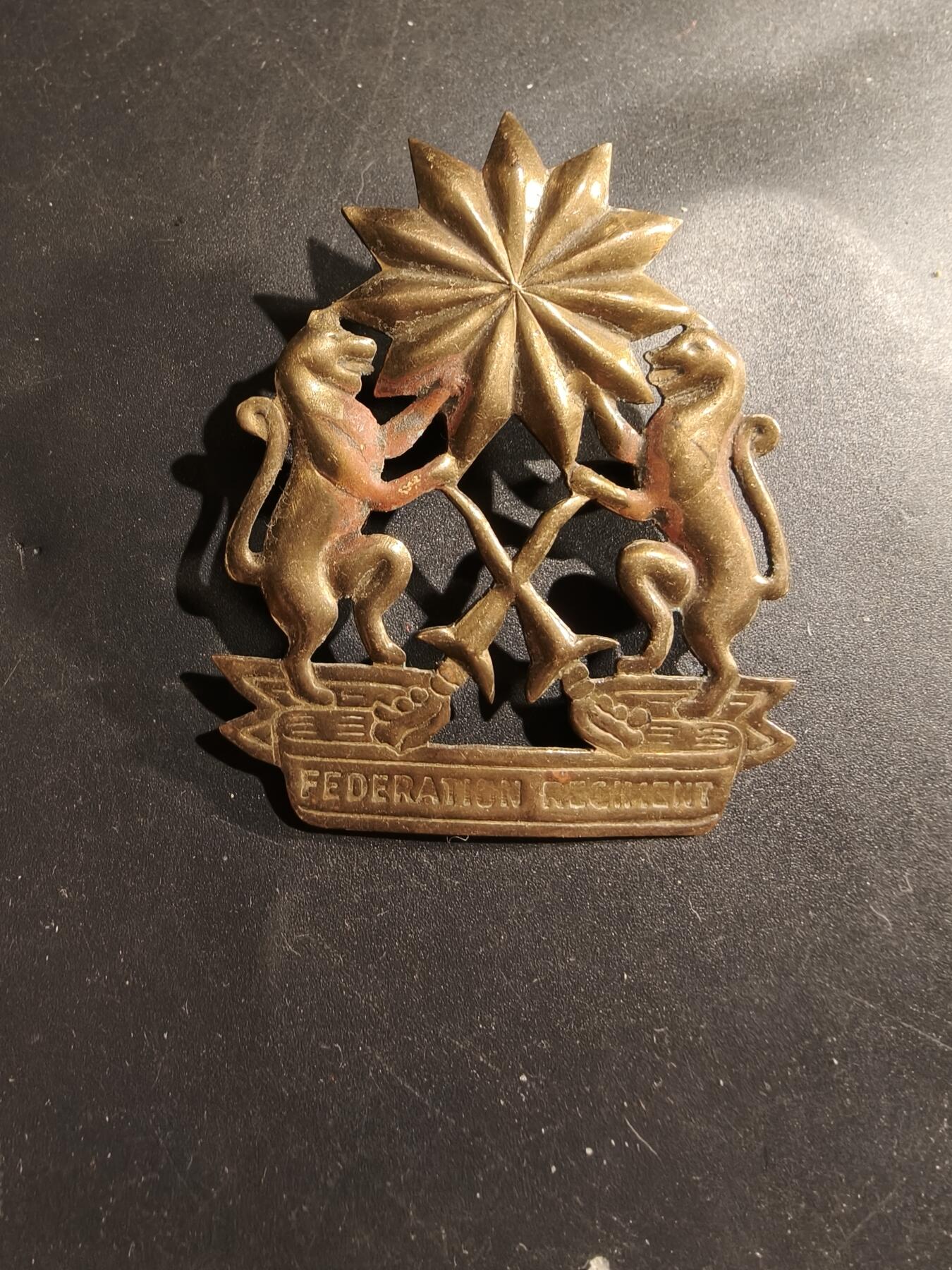 老王徽章第183期 英国陆军马来亚联邦团帽徽    二战时期