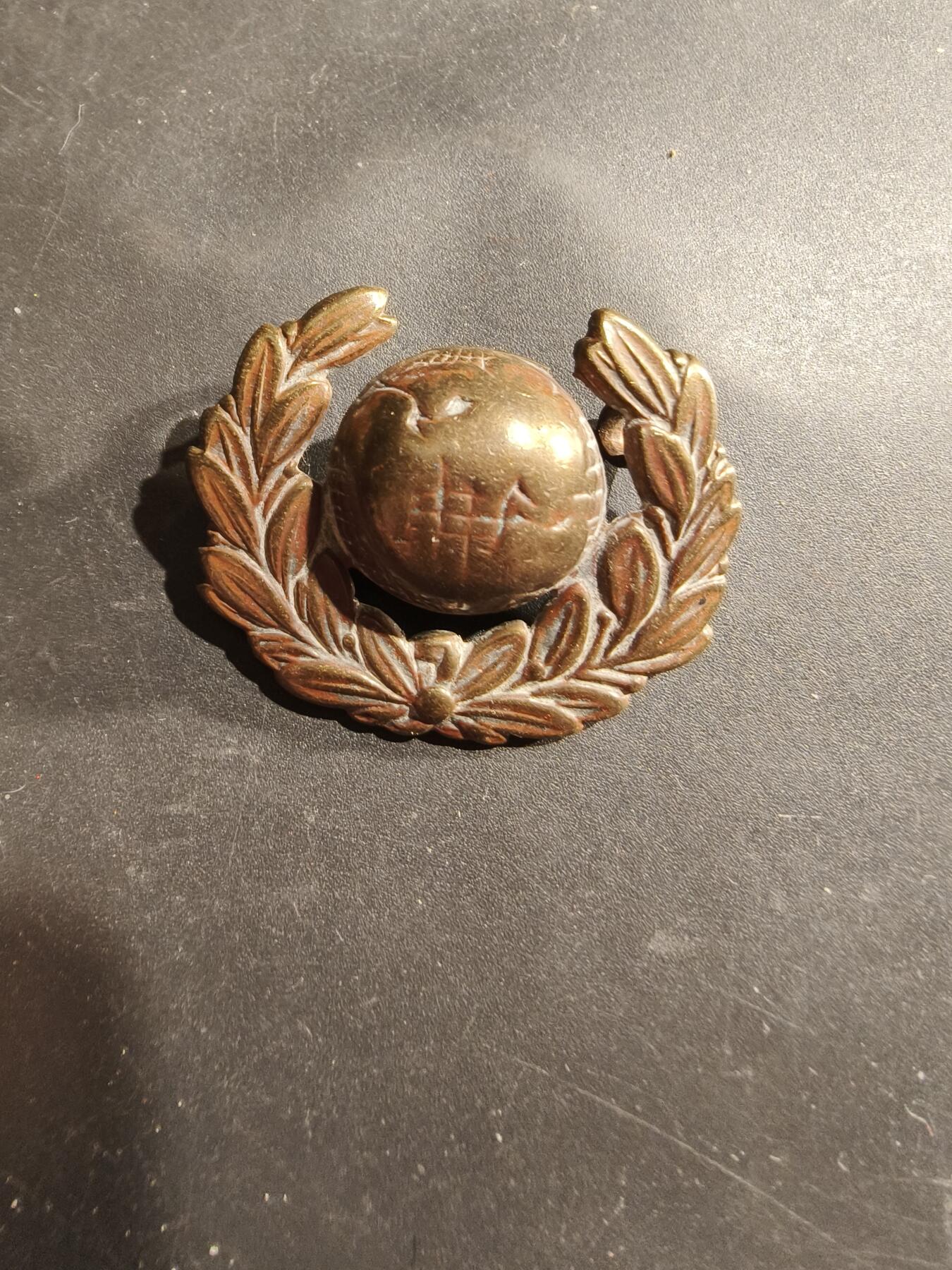 老王徽章第183期 英国皇家海军陆战队帽徽     一战时期