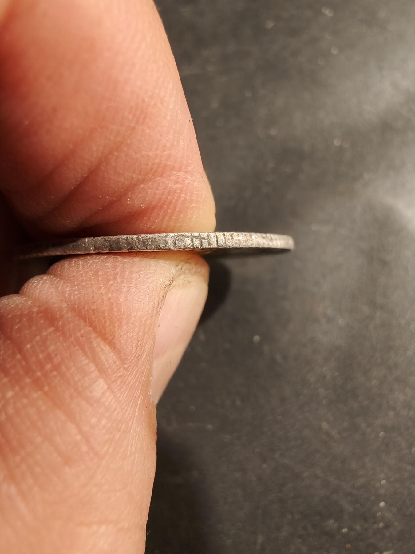 老王徽章第183期 法国1758年迪耶普商会银代币    950银     直径29mm    重量8.5g