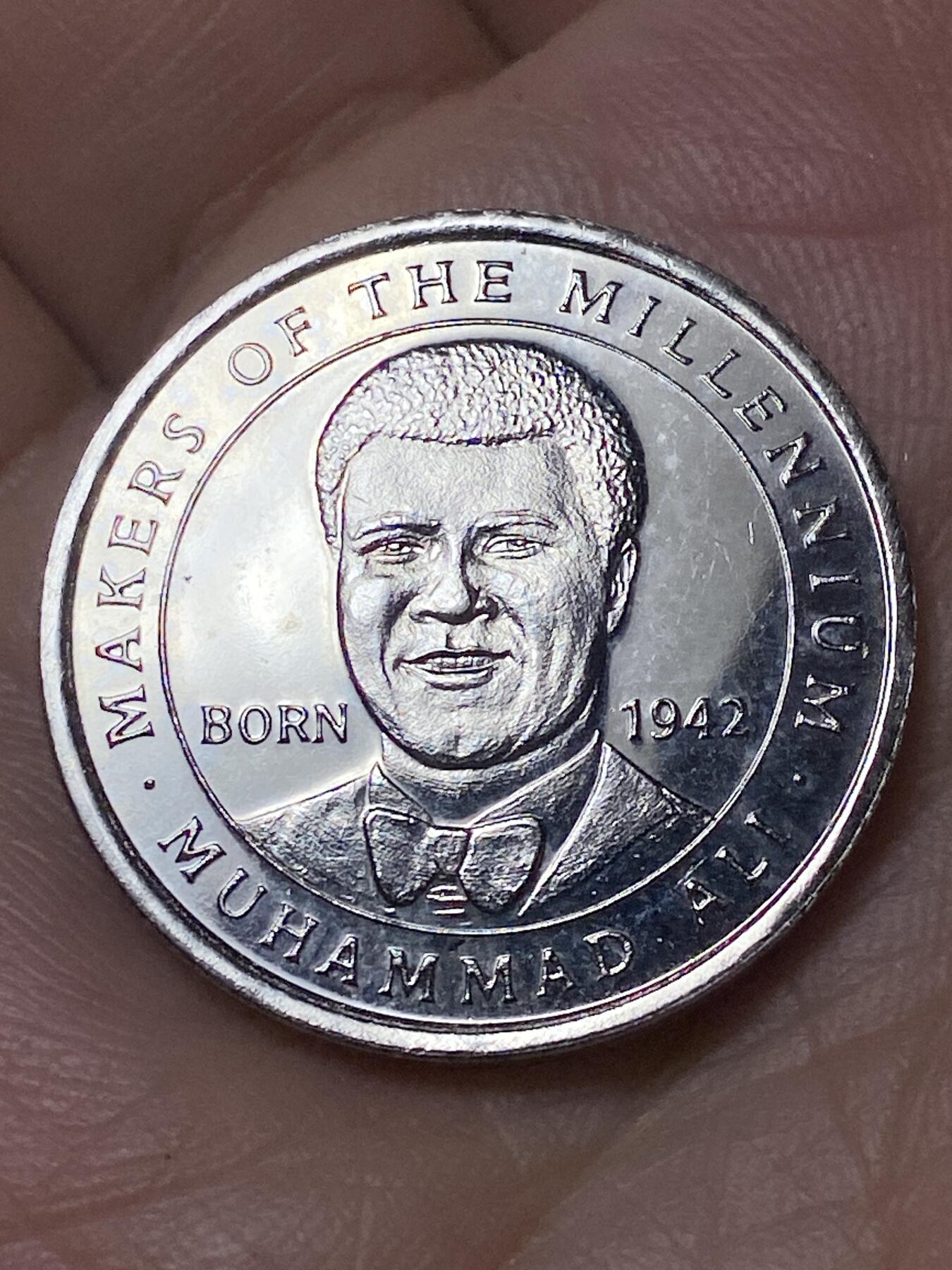 2026年第二十九场(总第一百九十八场）英国一线回流散币新年初九特拍场第一场(免佣金) 英国🇬🇧 2000年代币(Sainsbury's连锁超市发行的“千禧年缔造者”系列代币，穆罕默德·阿里)