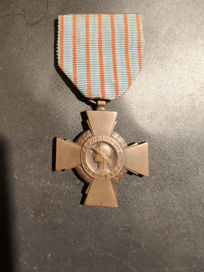 老王徽章第183期 - 法国战斗十字奖章