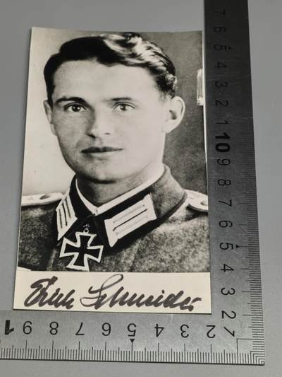 小驴勋章奖章收藏2月22日周日晚六点拍卖（珍爱和平，收藏战争，铭记历史，勿忘国耻，忠党爱国。有偿代拍，送拍规则在简介最后，参拍须阅读规则后再参拍，关系到运费包装发货时效真假辨别等关键信息，拍卖时不再发原图，看大图店主微信码在拍卖店铺介绍里） - 历经3个装甲师的面包师骑铁Erich Schneider战后亲签