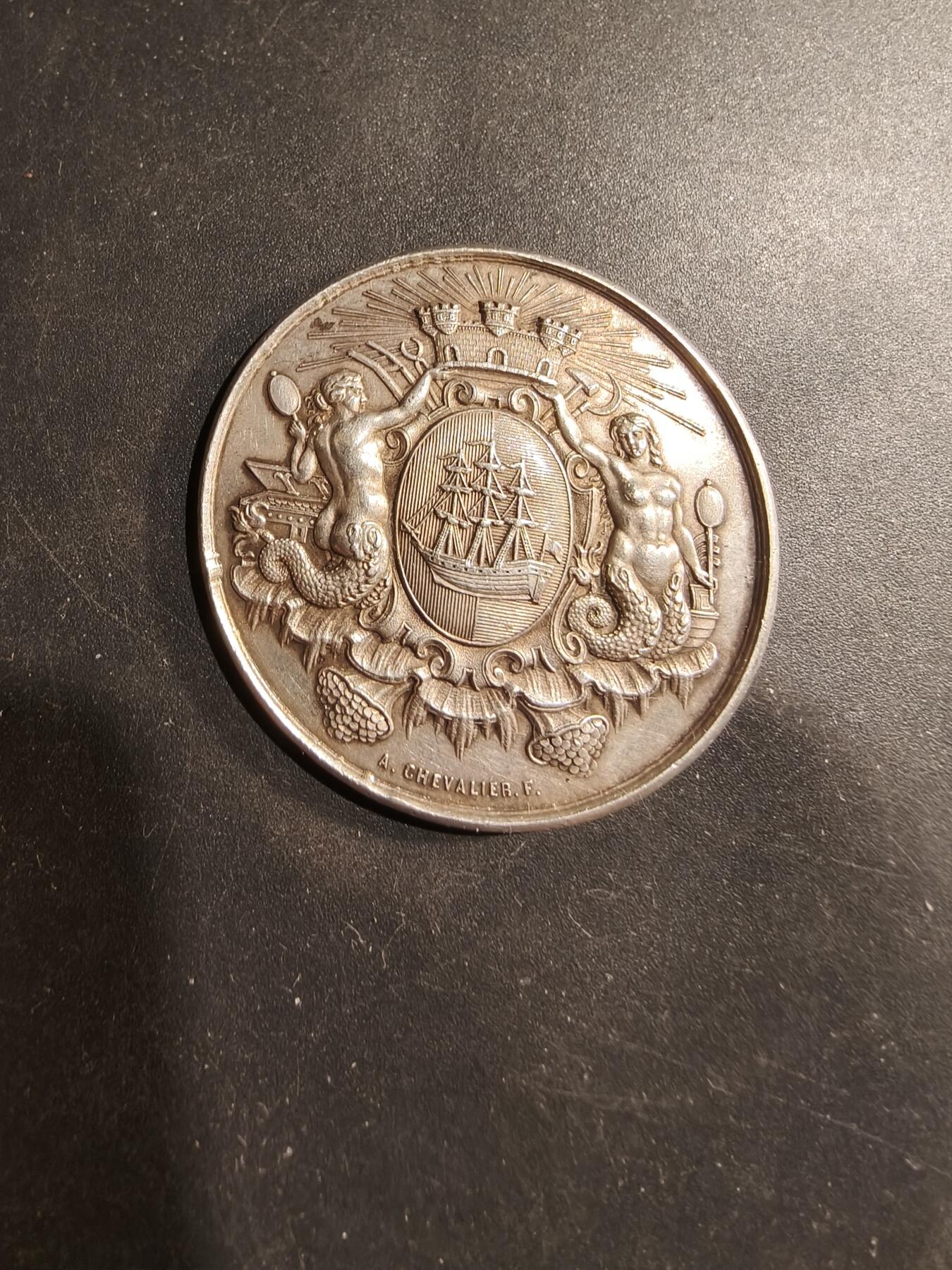 老王徽章第183期 法国迪耶普储蓄银行大银章    950银    直径37mm    重量21.6g