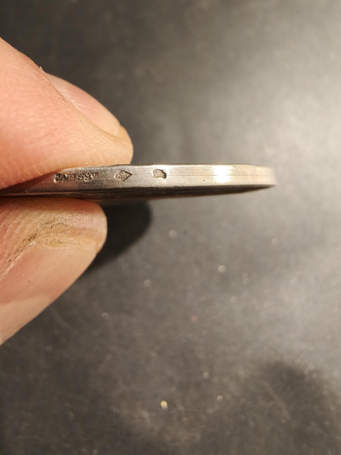 老王徽章第183期 法国1915年图尔宽市巴黎工商学校大银章    950银    直径41mm    重量46.1g