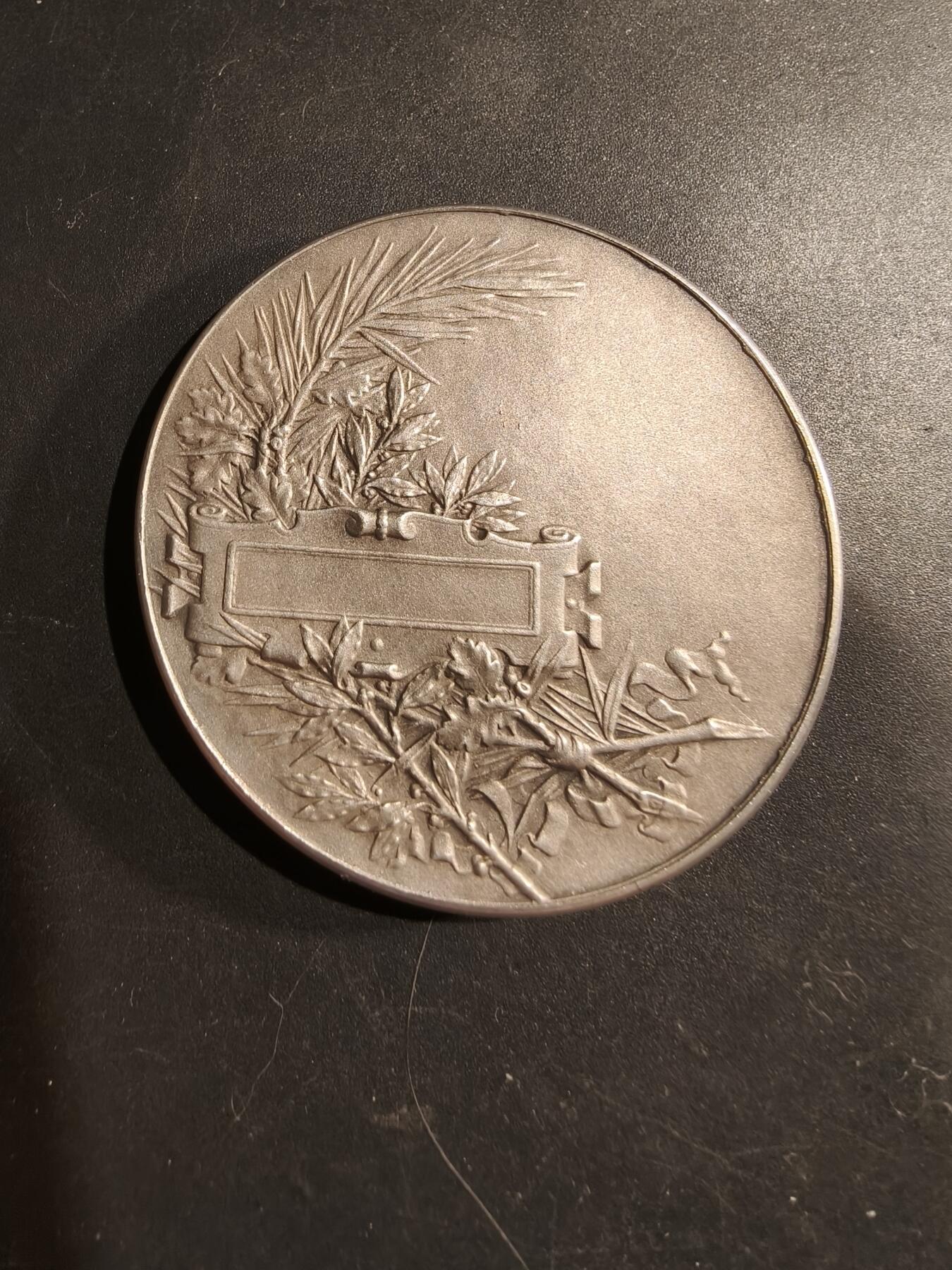 老王徽章第183期 法国战争部射击协会镀银大铜章    原盒     直径50mm     重量55.6g