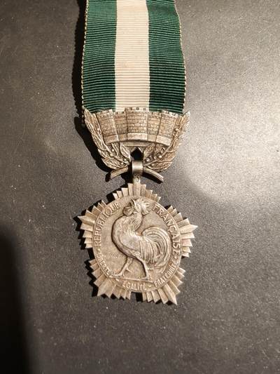 老王徽章第183期 - 法国银级地方嘉奖奖章    螃蟹银标     19.2g