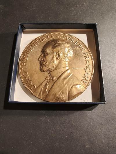 老王徽章第183期 - 法国1887年萨迪·卡尔诺就任总统大铜章     原盒    大师阿尔菲杜布瓦作品     直径68mm    重量148g