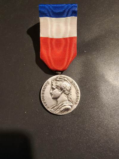 老王徽章第183期 - 法国银级劳工奖章    950银    1969年实发    11.4g