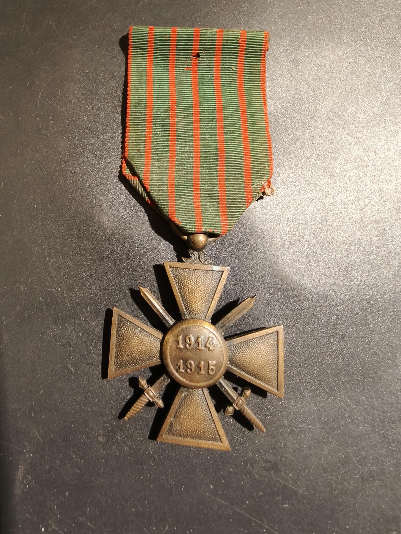 老王徽章第183期 法国1915战争十字奖章   一颗铜棕榈勋饰