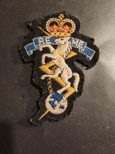 老王徽章第183期 - 英国皇家机电工程师帽徽    女王时期