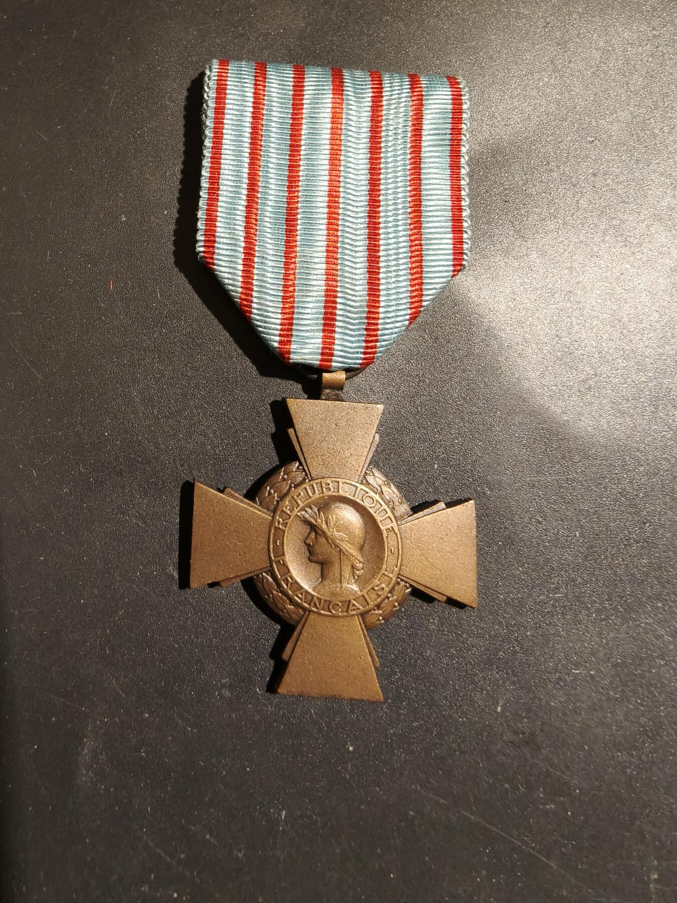 老王徽章第183期 法国战斗十字奖章