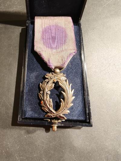 老王徽章第183期 - 法国骑士级棕榈叶勋章     原盒    银质珐琅珠宝商版本    野猪头银标