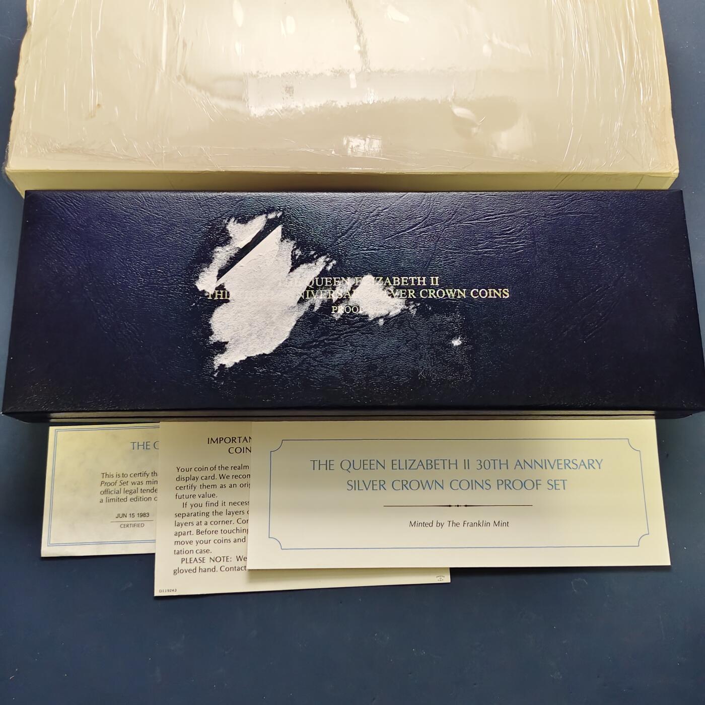 【全场包邮】纯粹捡漏拍505场 【稀少】加勒比五国1983年女王加冕30周年克朗型精制纪念银币5枚盒装-盒证全-巴哈马3374/维尔京2957/巴巴多斯2951/所罗门2944/伯利兹2944