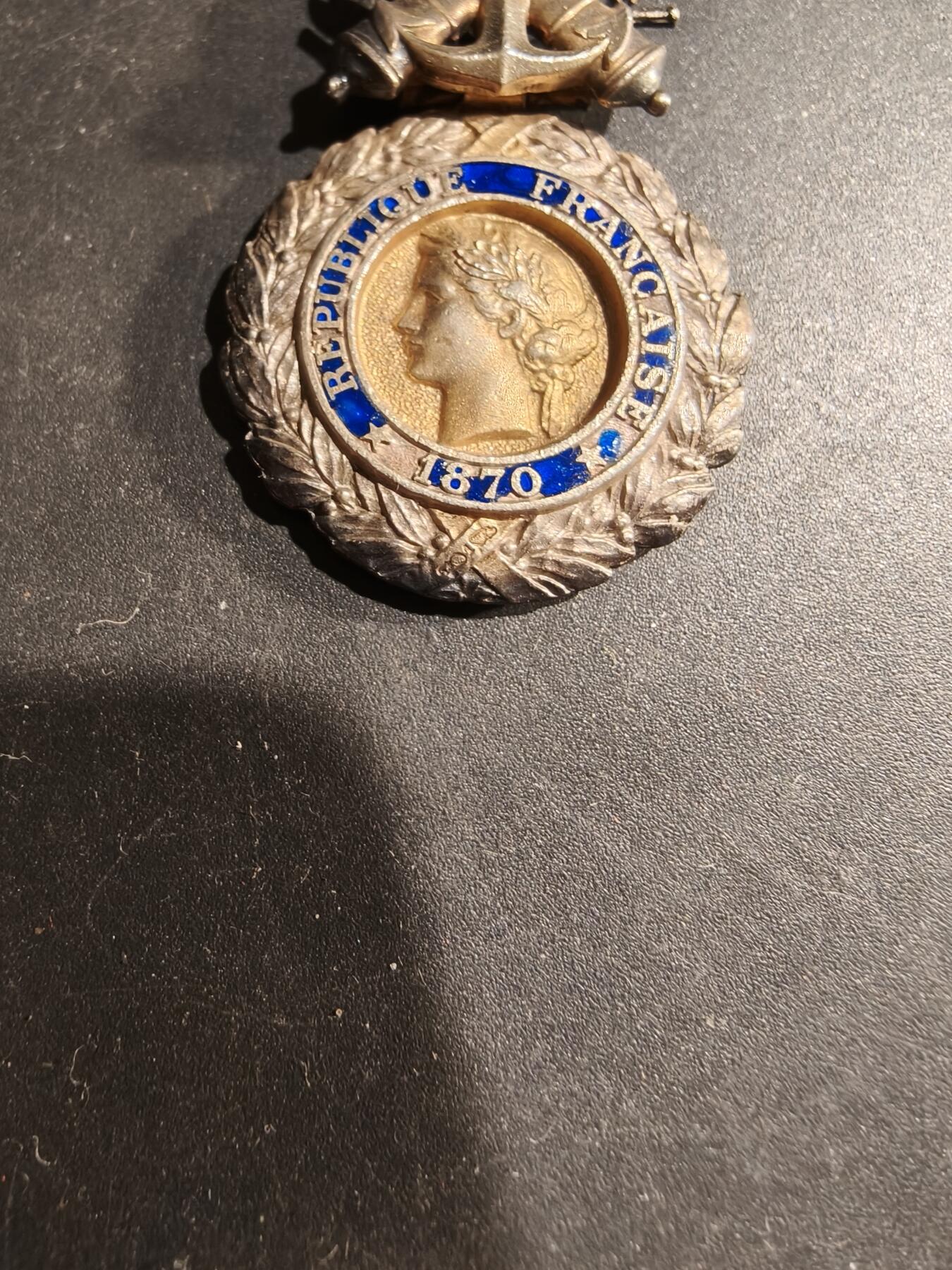 老王徽章第183期 法国军事奖章    三共时期   950银镀金珐琅    20g