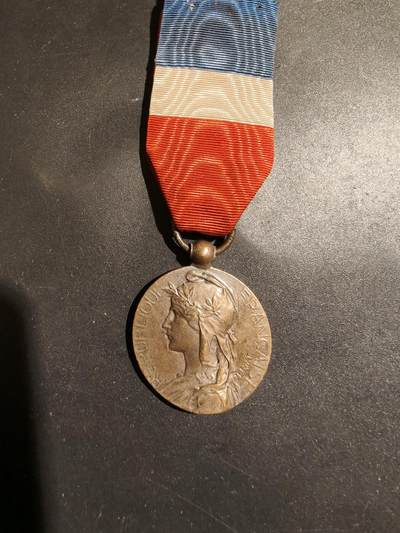 老王徽章第183期 - 法国铜级劳动荣誉奖章   里维特版本