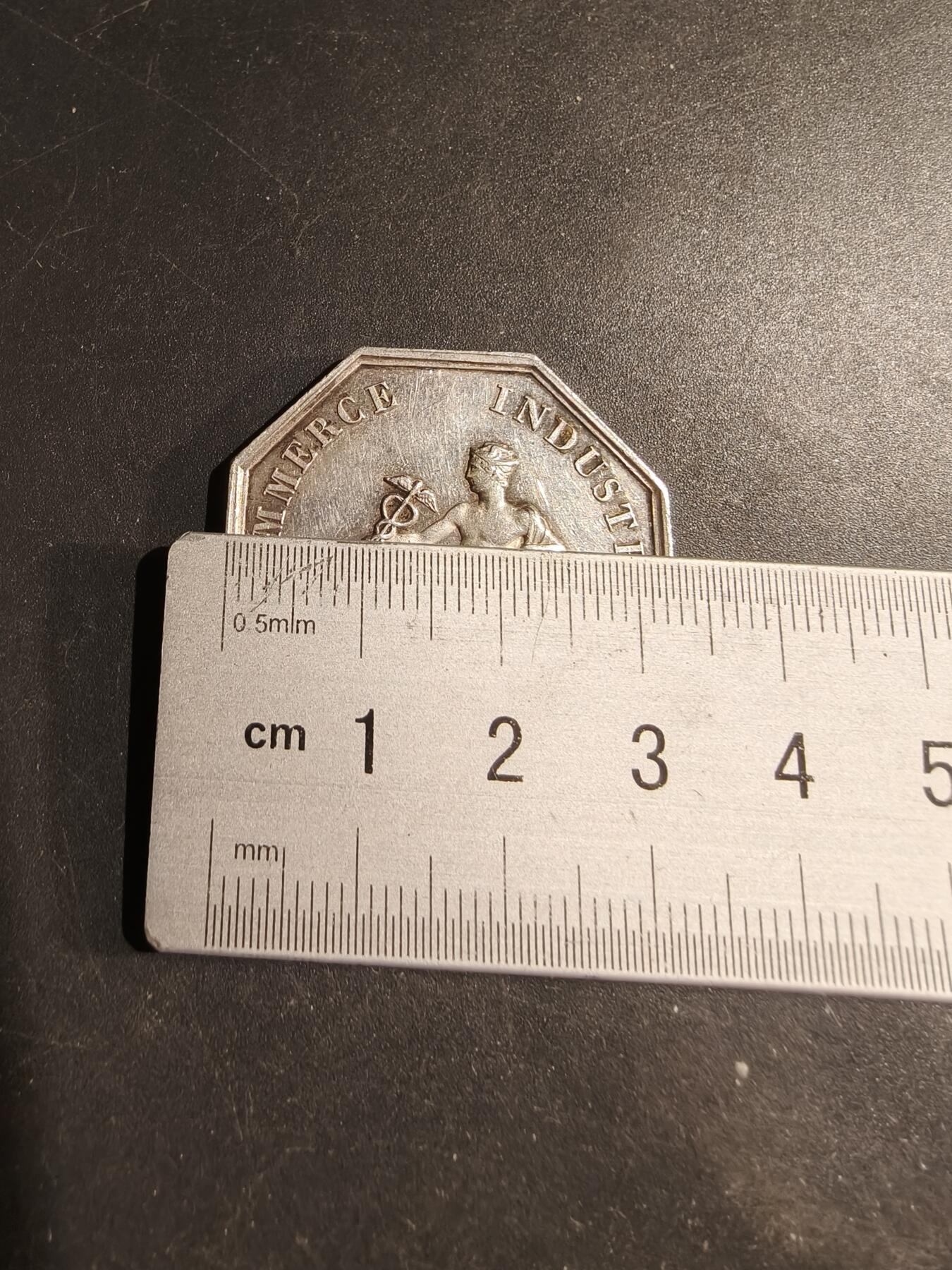 老王徽章第183期 法国迪耶普商会银八角章     950银手指标     直径33mm    重量16.8g