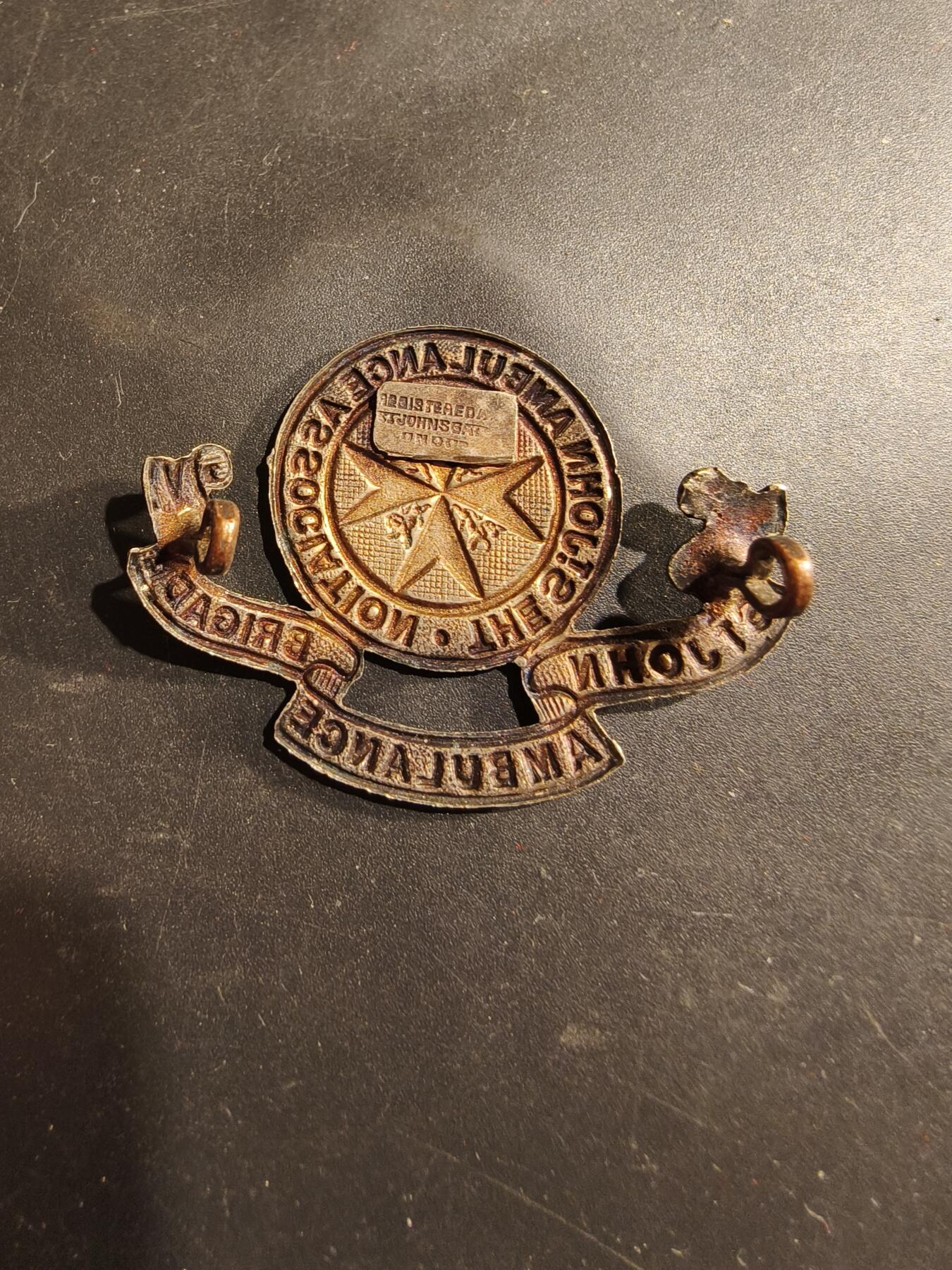 老王徽章第183期 英国圣约翰急救旅帽徽    二战时期