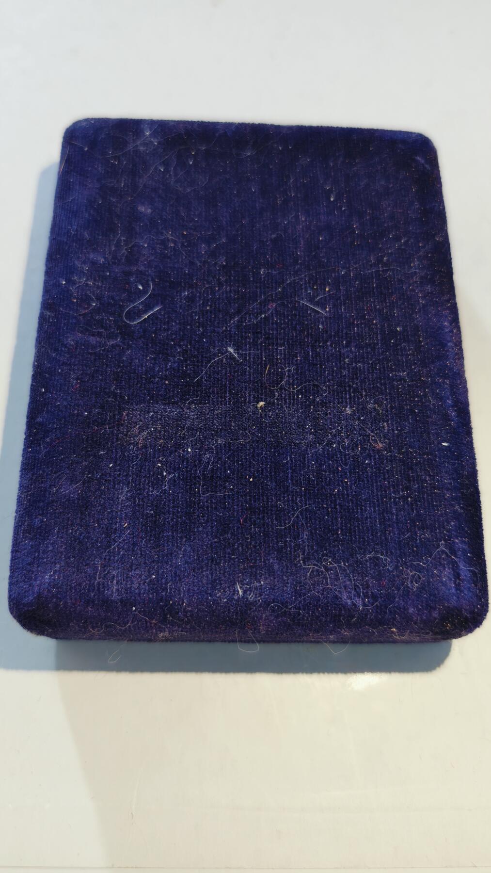 东亚勋章徽章主题拍卖8（120件） 朝鲜三级国旗（带盒带略（编号3511 姓名 리순자 李顺子）