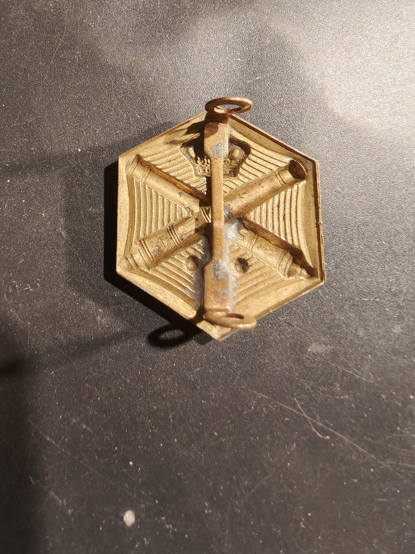 老王徽章第183期 荷兰防空炮兵帽徽    二战时期