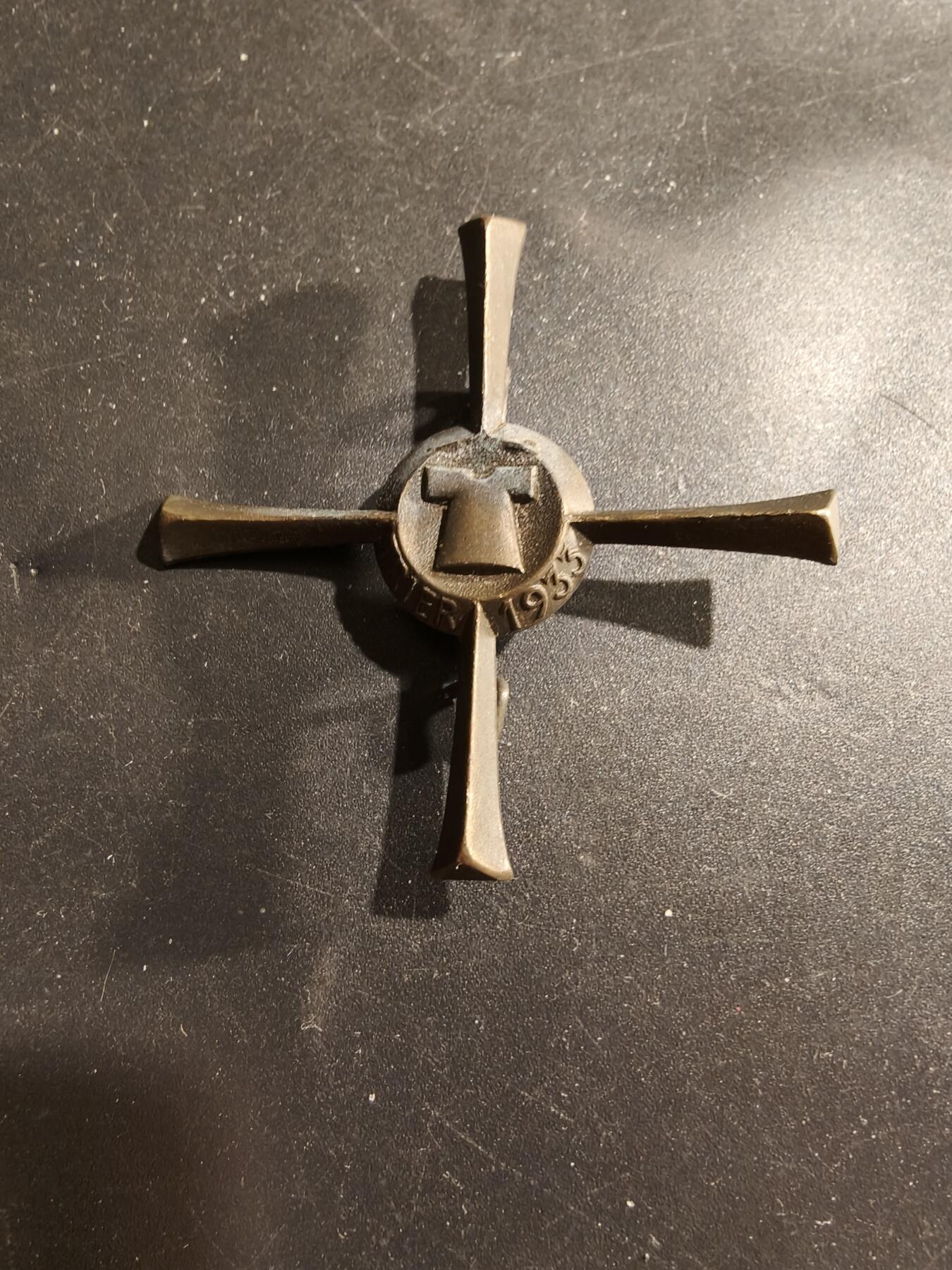 老王徽章第183期 德三特里尔主教区证章