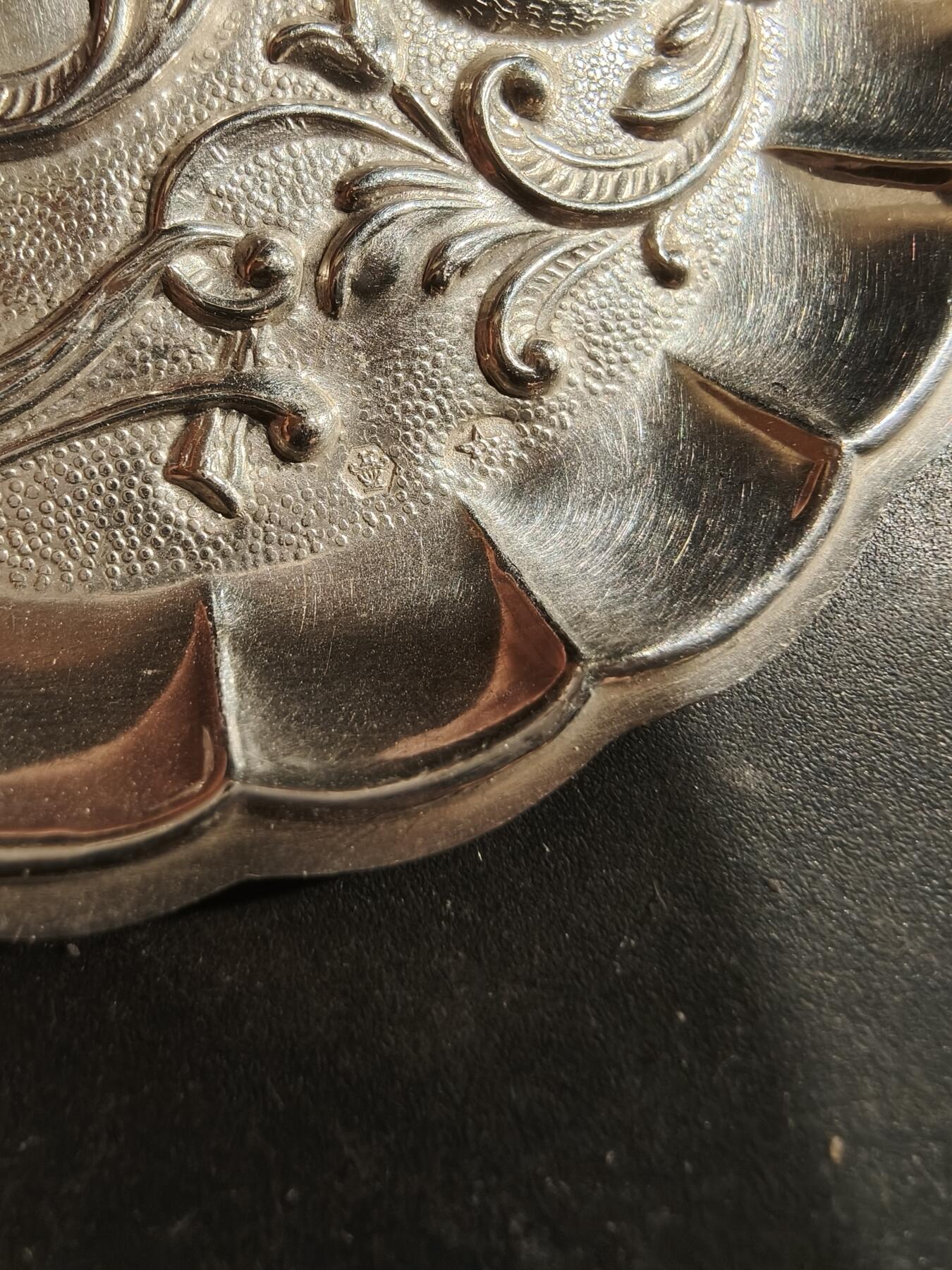 老王徽章第183期 西班牙小银盘     915银    著名银匠Pedro Durán制造    14.4g    