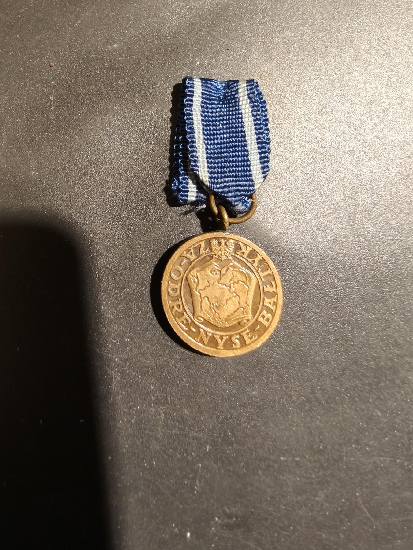 老王徽章第183期 波兰二战奥德-尼斯河国境变更奖章迷你章