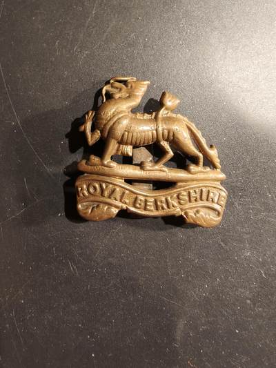 老王徽章第183期 - 英国皇家伯克郡步兵团帽徽    一战时期